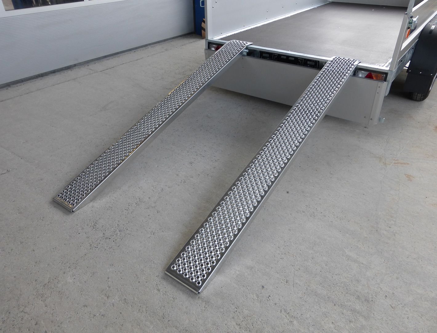 Rampe de chargement pour remorque, en aluminium, droite, 2000 x 200 mm, capacité de charge 400 kg, 1 paire