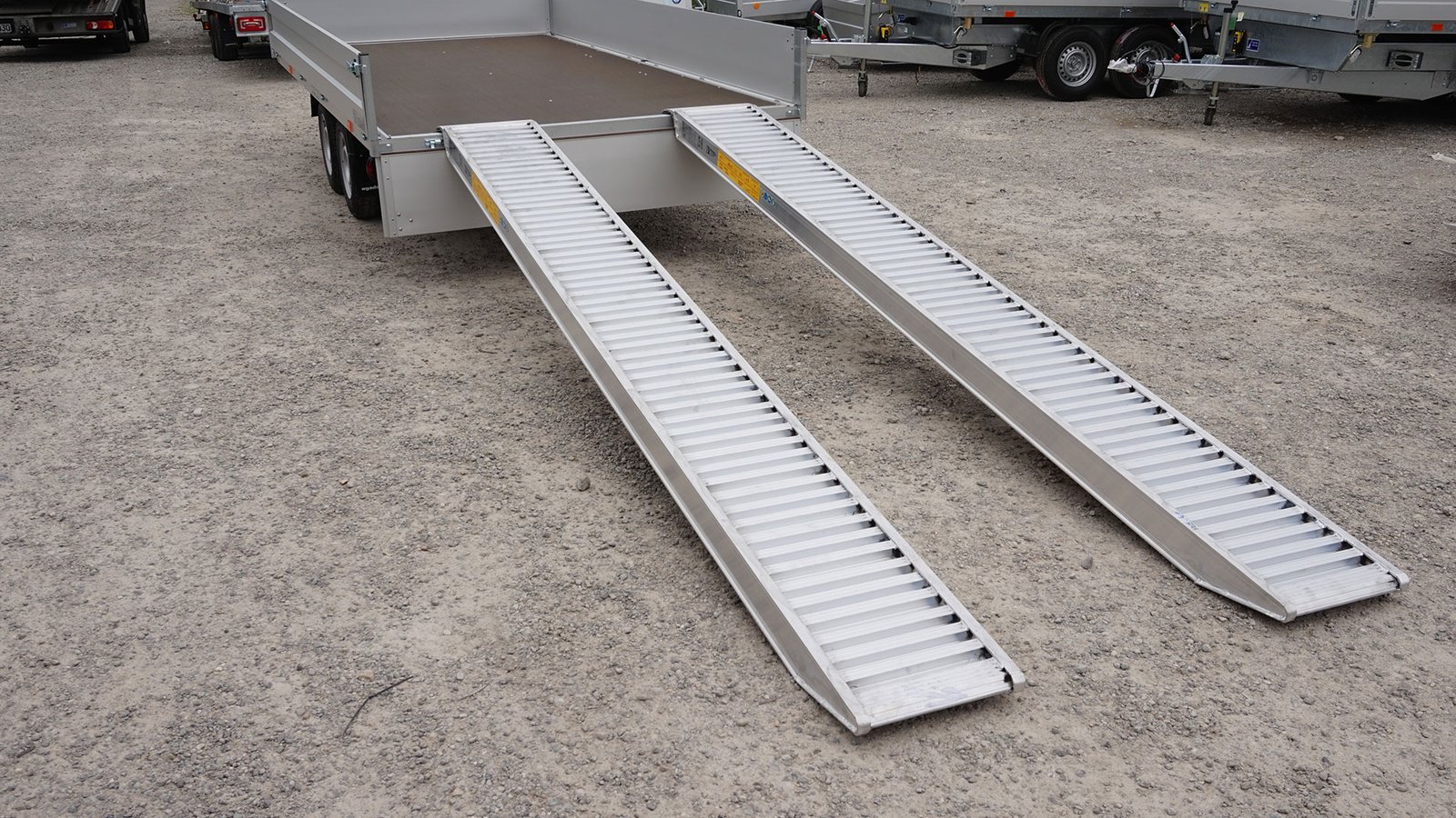 Rampe de chargement en aluminium droit pour remorque, 3500 x 360 mm, capacité de charge 3100 kg - pleine