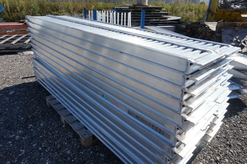 Rampe de chargement droite en aluminium pour Anssems KSX, 2500 x 300 mm, capacité de charge 3000 kg, 1 paire